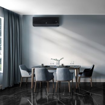 Electrolux EACS/I-18HIX-BLACK/N8 серии Onix Super DC - фото в интерьере